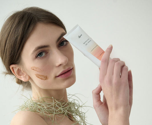 Доглядова косметика для шкіри 30+: Як вибрати найкращі засоби - Nutritive Cosmetics