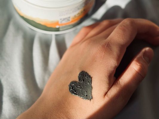 Комфорт для чутливої шкіри взимку: як захистити обличчя від холоду та сухості - Nutritive Cosmetics